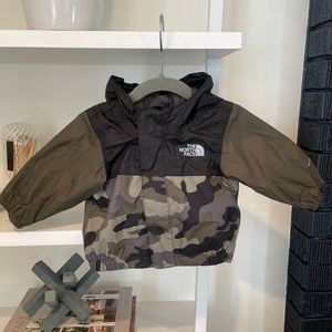 The North Face Tailout Infant DryVent Waterproof Camo Print Rain Jacket 0-3M